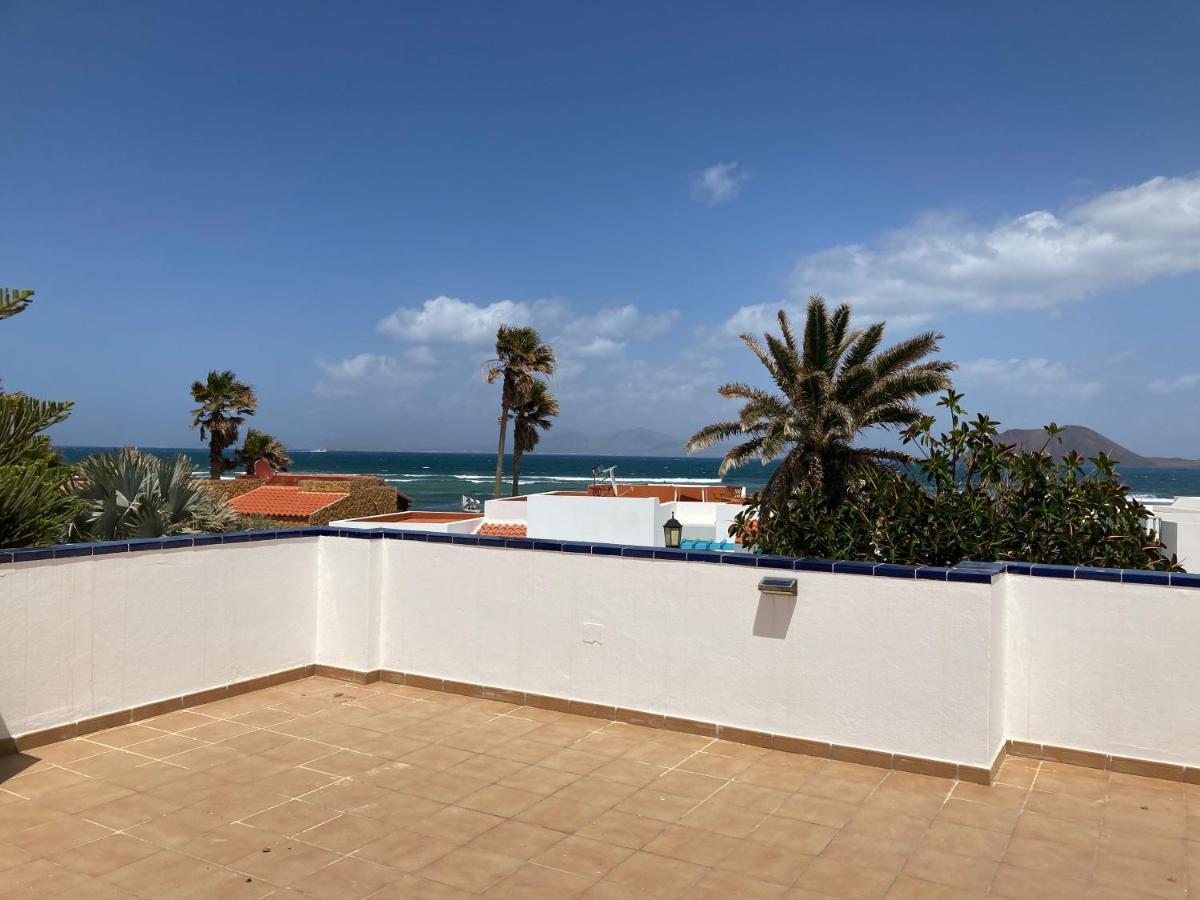 Beach House With The Heated Pool Next To Rocky Point Corralejo Exterior foto