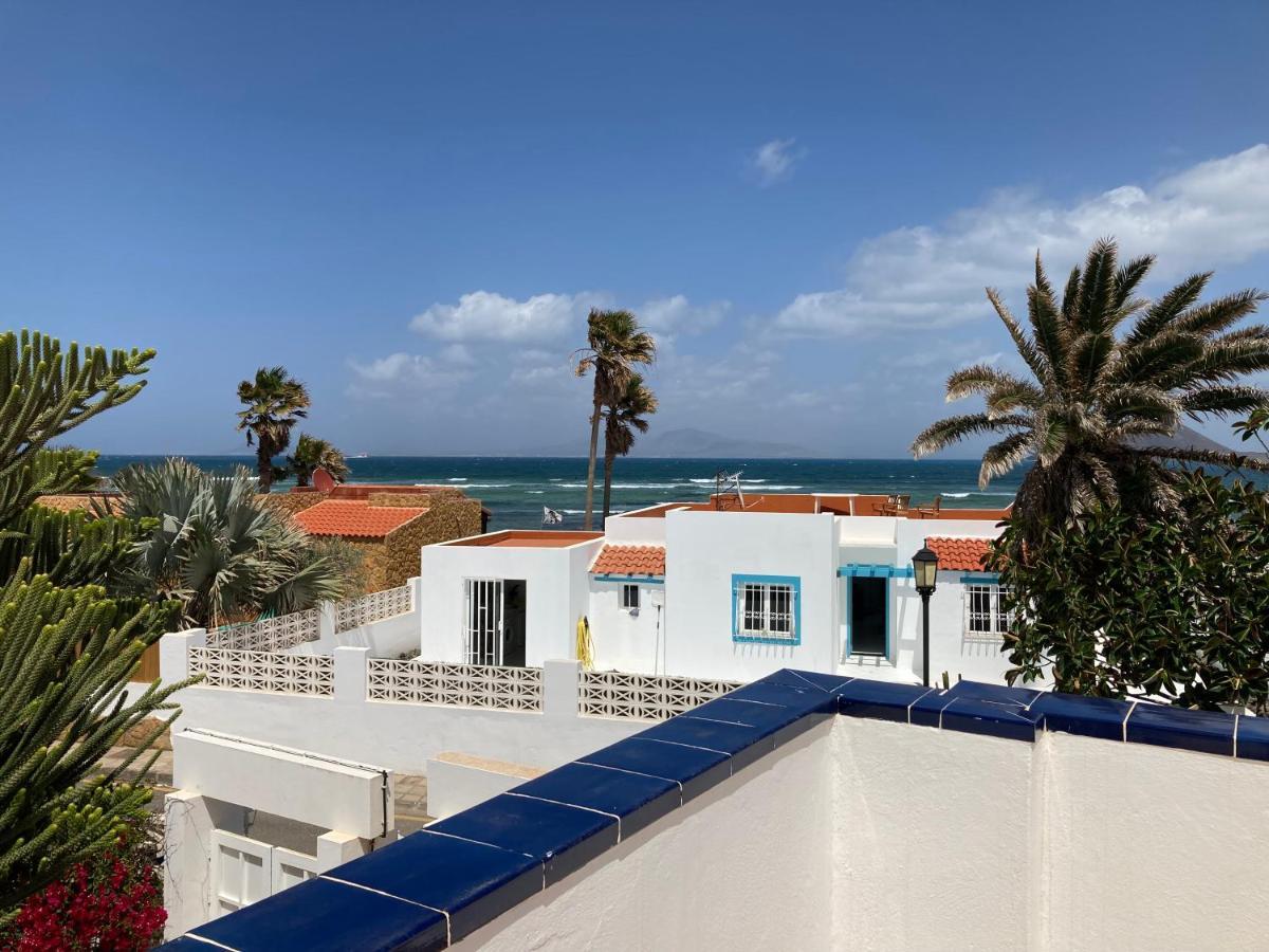 Beach House With The Heated Pool Next To Rocky Point Corralejo Exterior foto