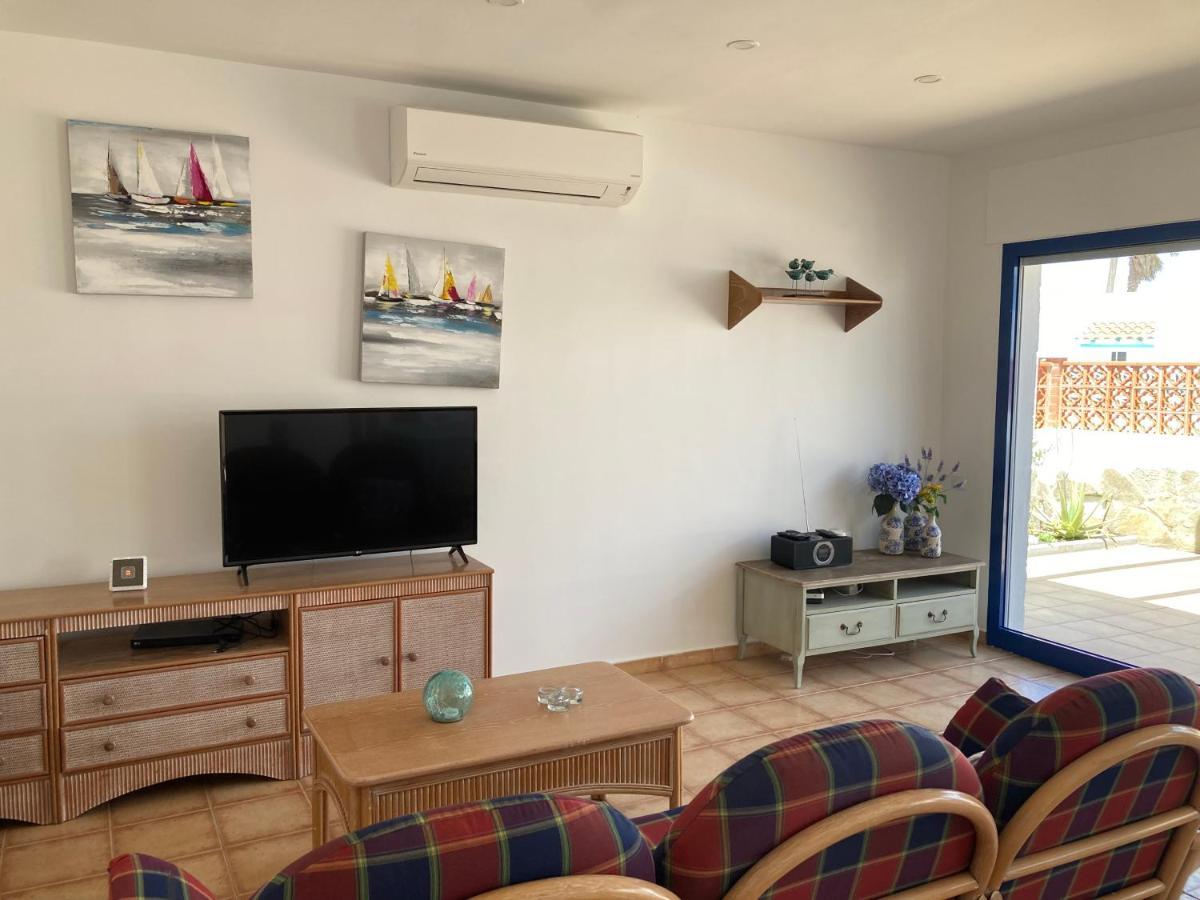 Beach House With The Heated Pool Next To Rocky Point Corralejo Exterior foto